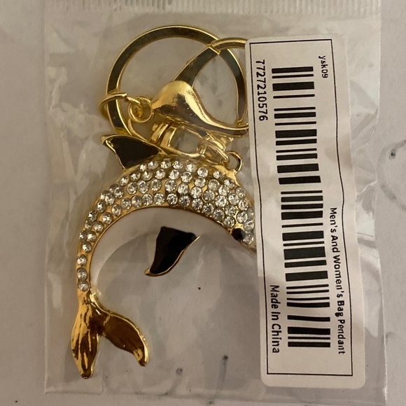 New Rhinestone Dolphin Keychain - Picture 2 of 6